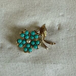 Sara Coventry aqua fleur pin 1964 vintage pin